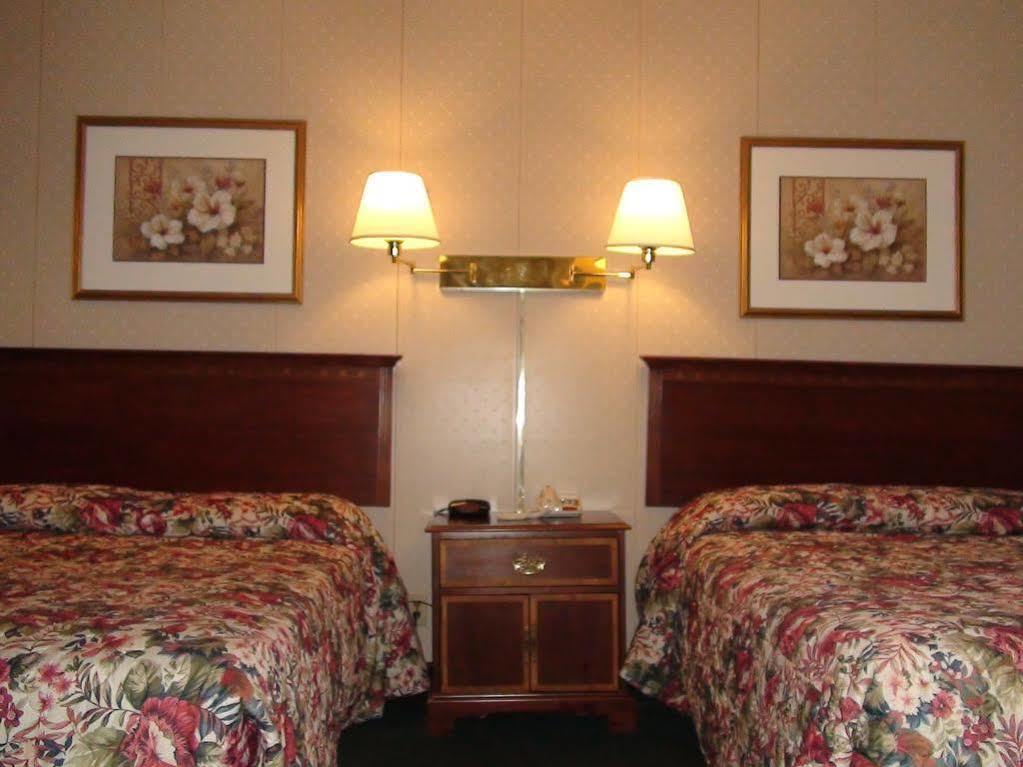 Highlander Inn Ратленд Екстер'єр фото
