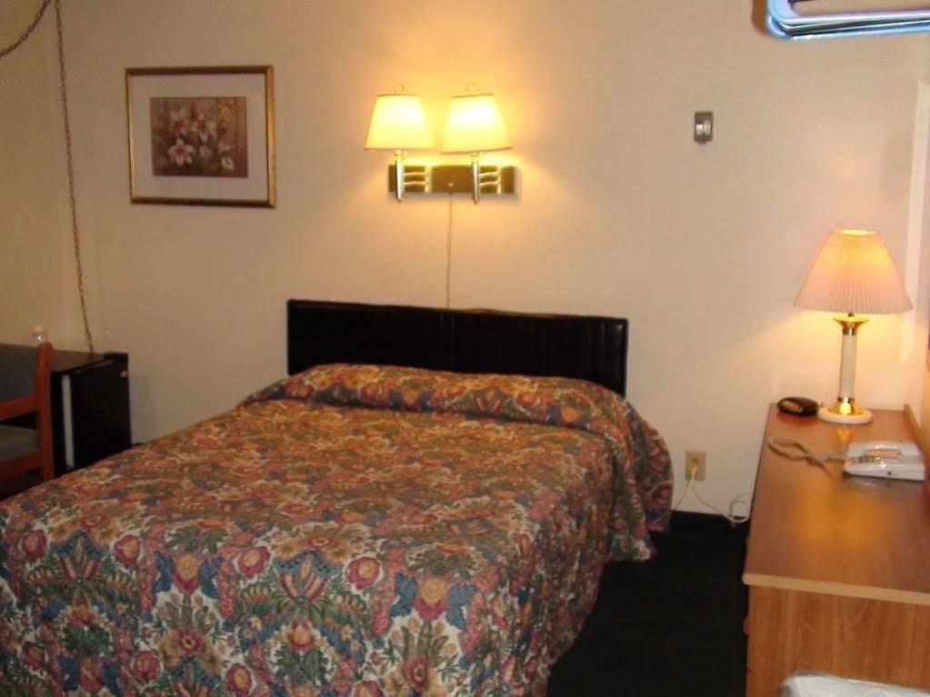 Highlander Inn Ратленд Екстер'єр фото