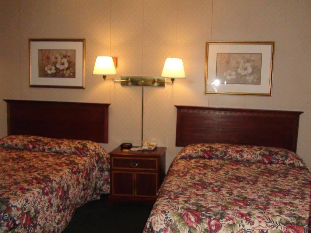 Highlander Inn Ратленд Екстер'єр фото